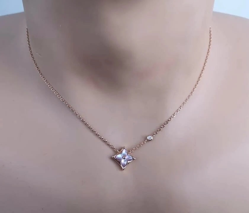 Mother Of Pearl Color Blossom Diamond Necklace