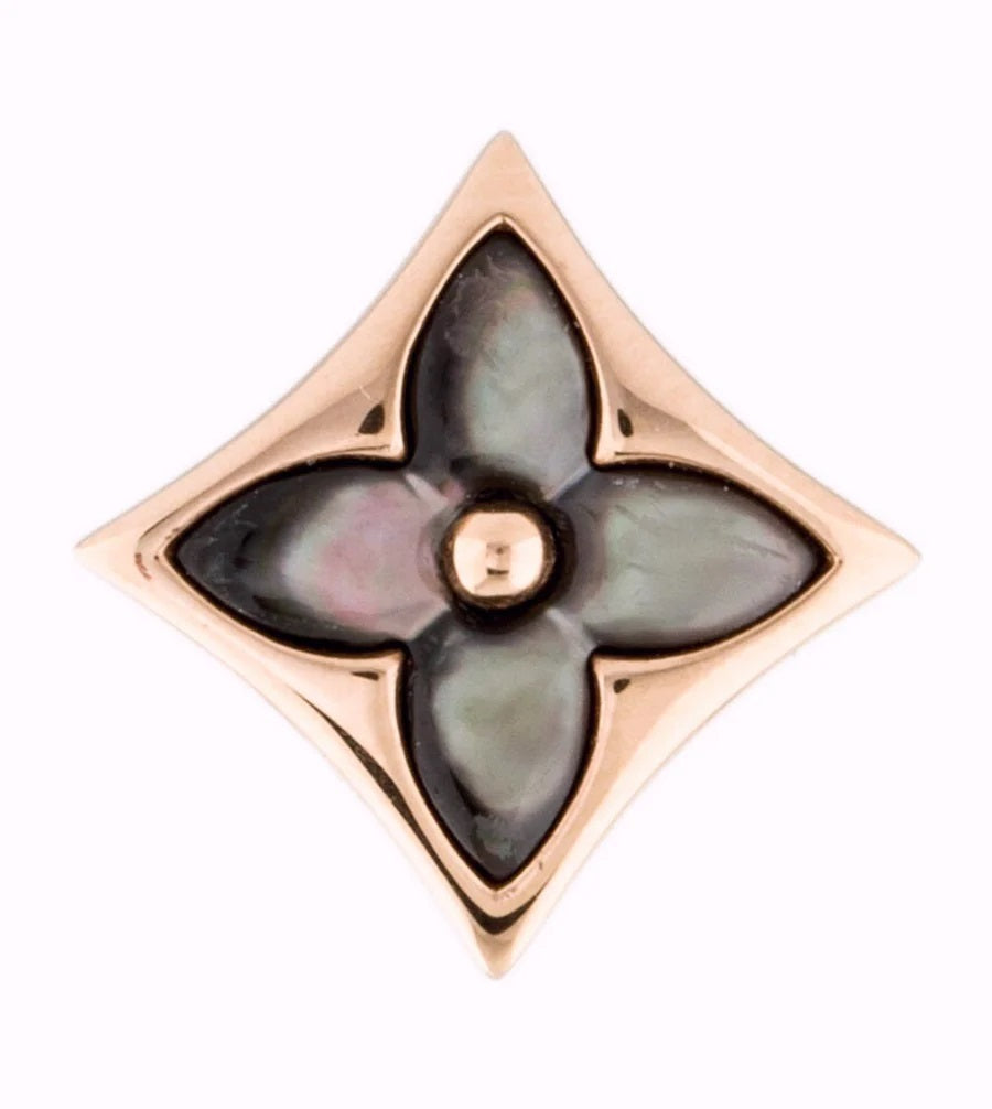 Mother Of Pearl Color Blossom Diamond Necklace