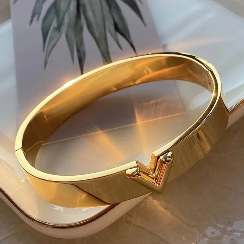 Retro Vintage Essential V Bangle Bracelet